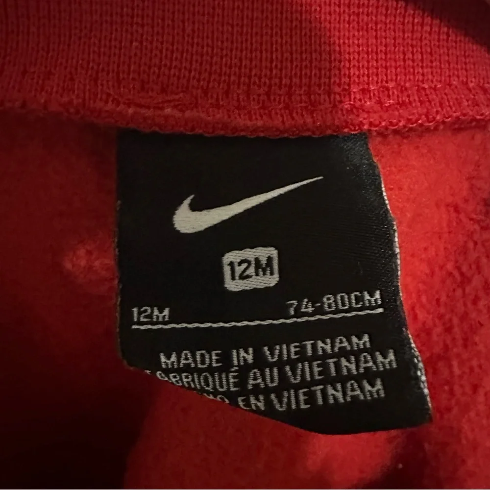 Nike Red Sweatshirt‎ Toddler Size 12 Months with shoulder snaps